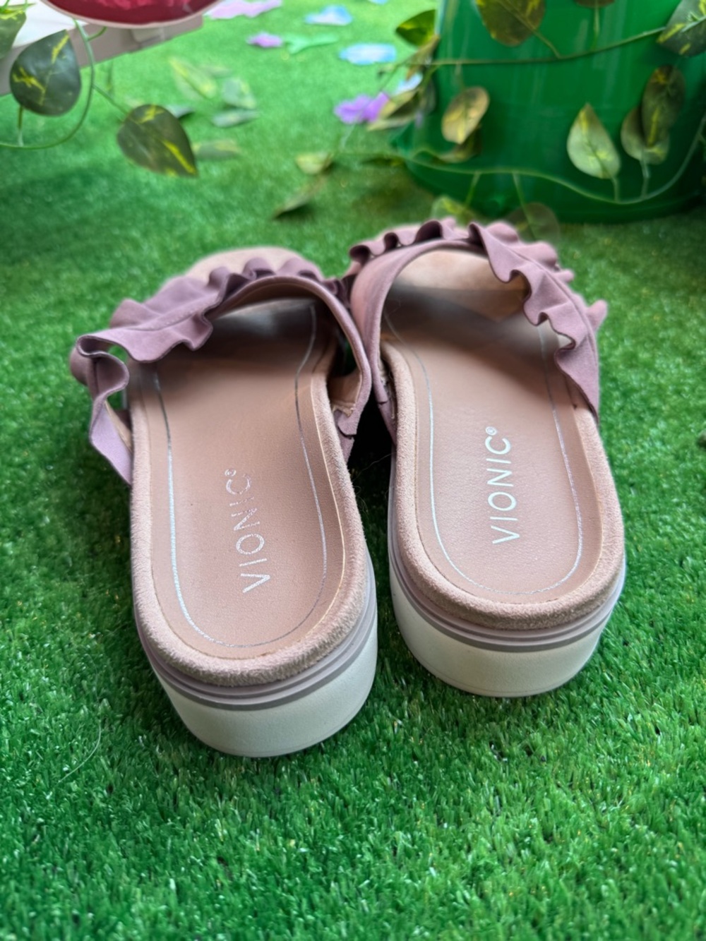 Vionic Dusty Lilac Ruffle Sandals - Picture 4 of 5
